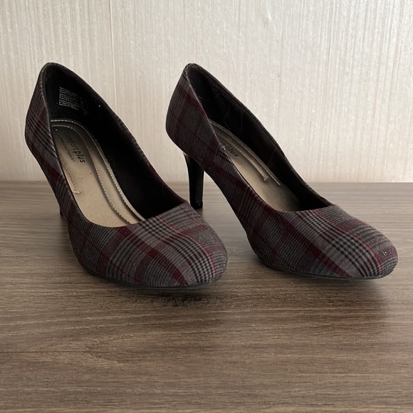 Comfort Plus by Predictions Rounded Toe Pumps - Picture 2 of 2